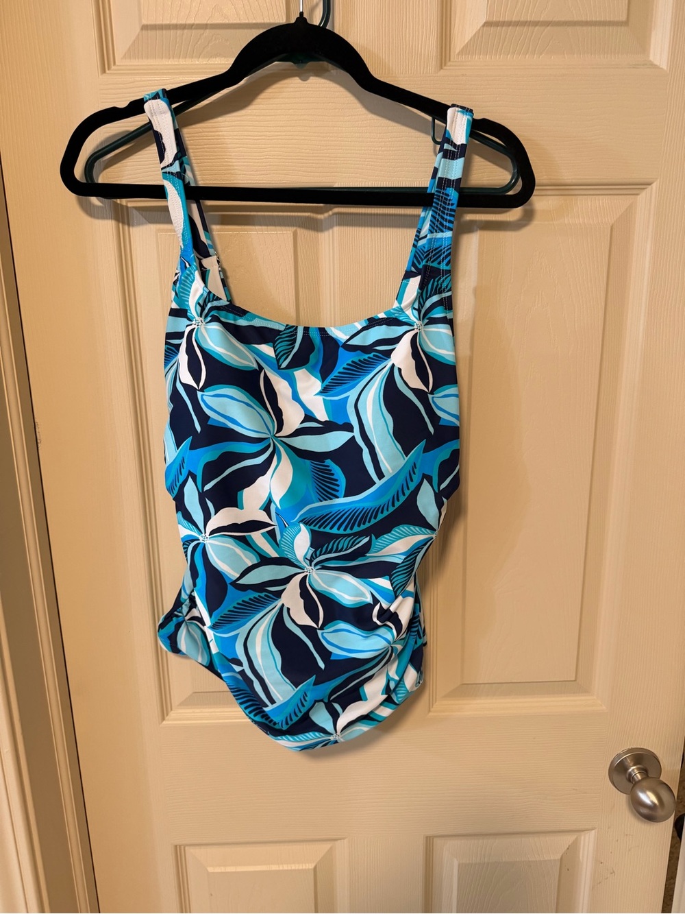 Ellen Tracy Blue & Aqua Leaf-Print tankini
